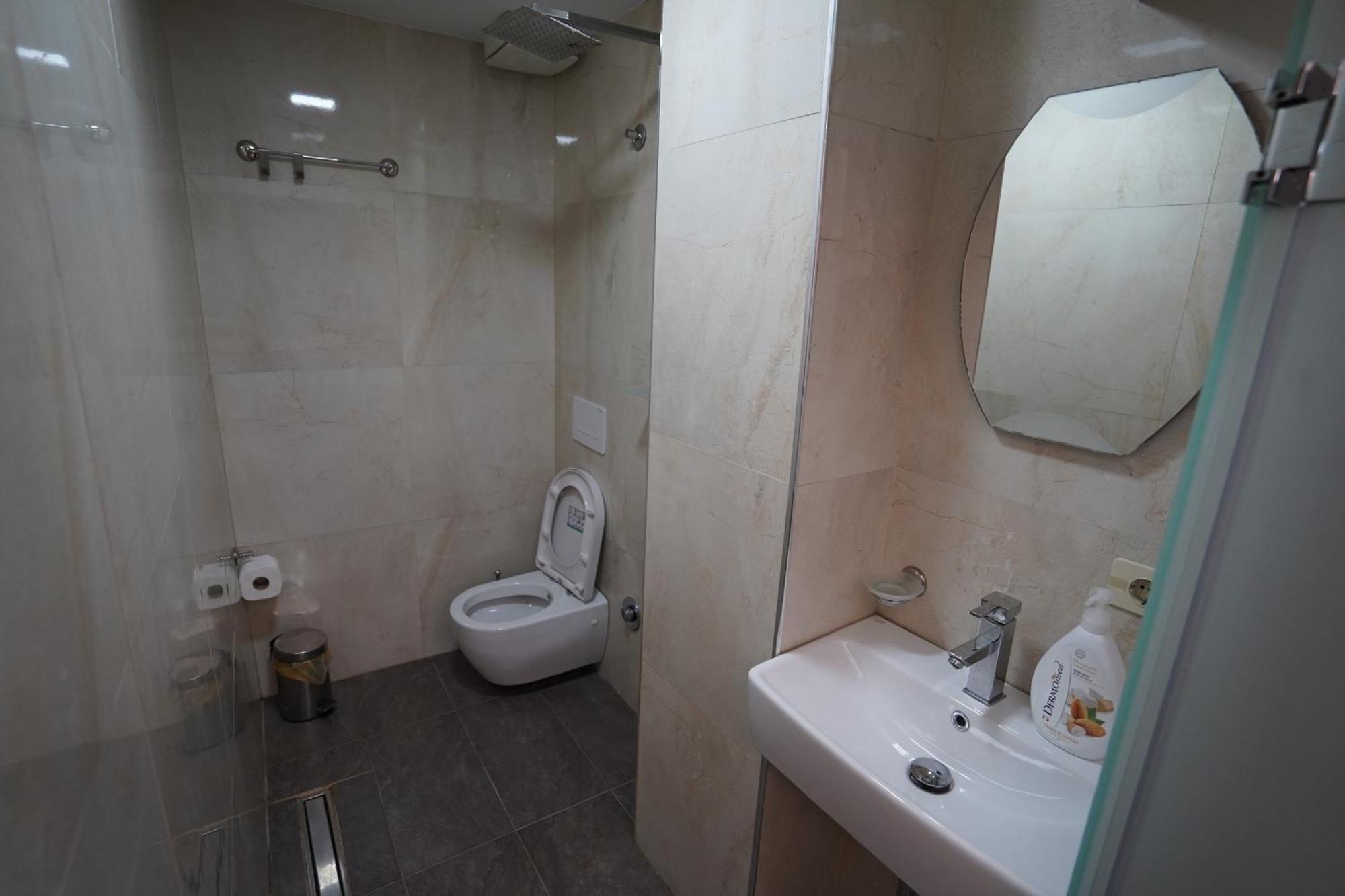 Hotel Driti New Bazaar Tirana Exteriör bild